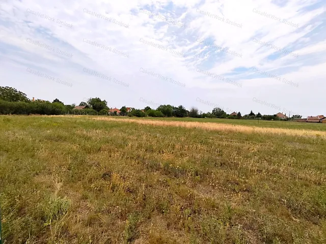 Eladó telek Szolnok 917 nm