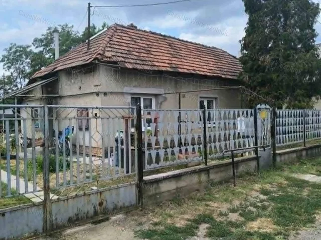 Eladó ház Tiszaföldvár 78 nm