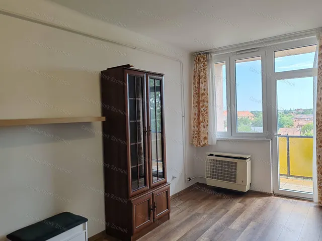 Eladó lakás Szolnok 56 nm