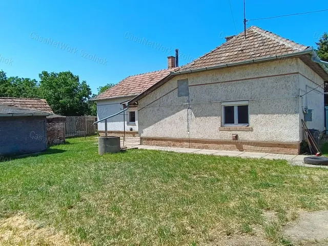 Eladó ház Tiszaföldvár 74 nm