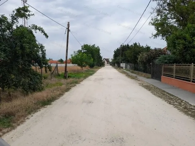 Eladó telek Szolnok 8941 nm