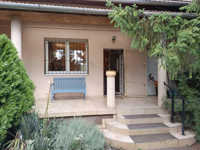 Eladó ház Szolnok 180 nm