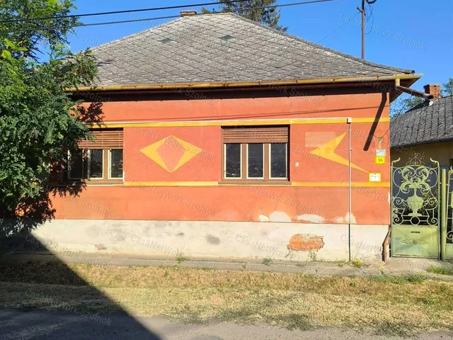 Eladó ház Tiszaföldvár 84 nm