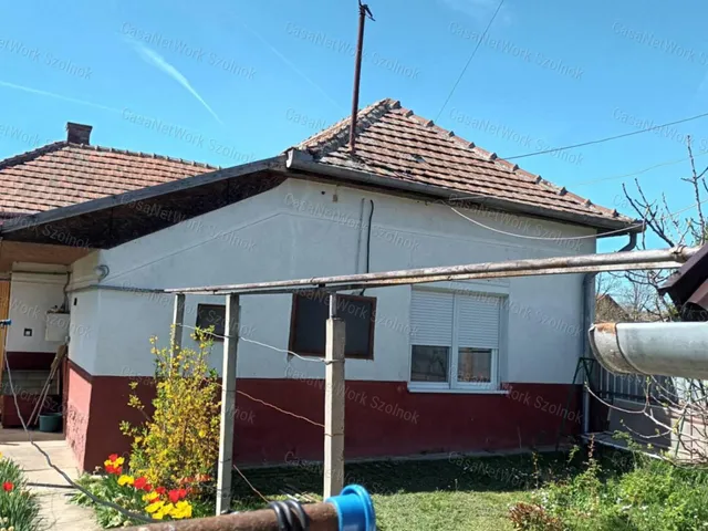 Eladó ház Tiszaföldvár 82 nm