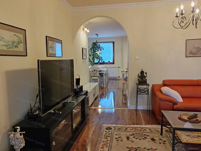 Eladó lakás Szolnok 141 nm