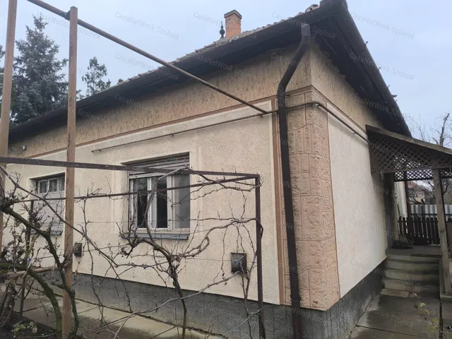 Eladó ház Tiszaföldvár 79 nm