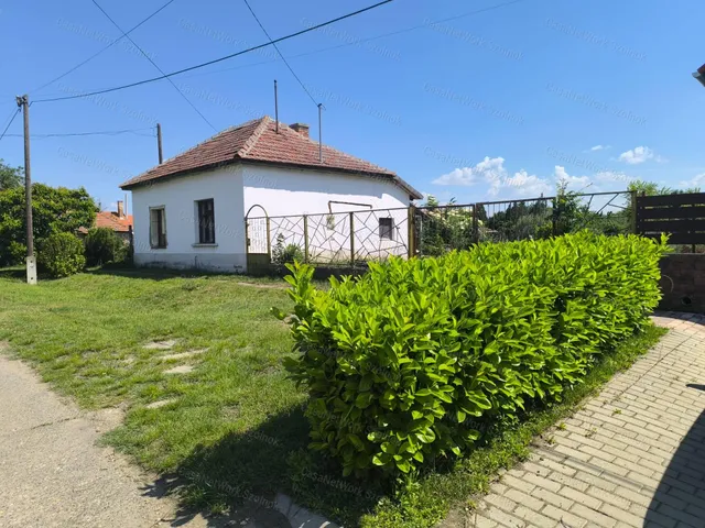 Eladó ház Rákóczifalva 45 nm