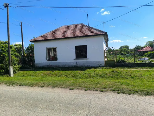 Eladó ház Rákóczifalva 45 nm