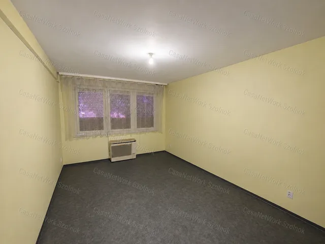 Eladó lakás Szolnok 30 nm