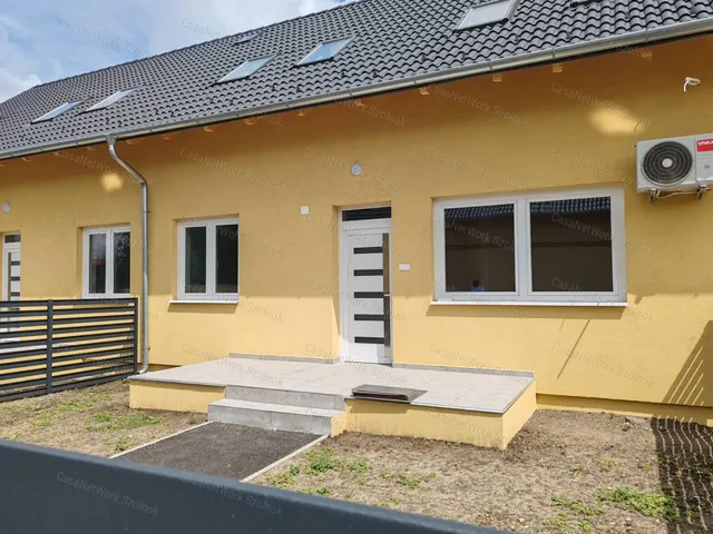 Eladó lakás Szolnok 103 nm