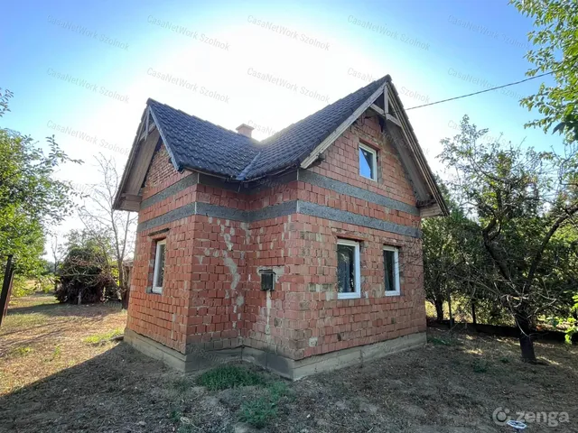 Eladó nyaraló Szolnok 28 nm