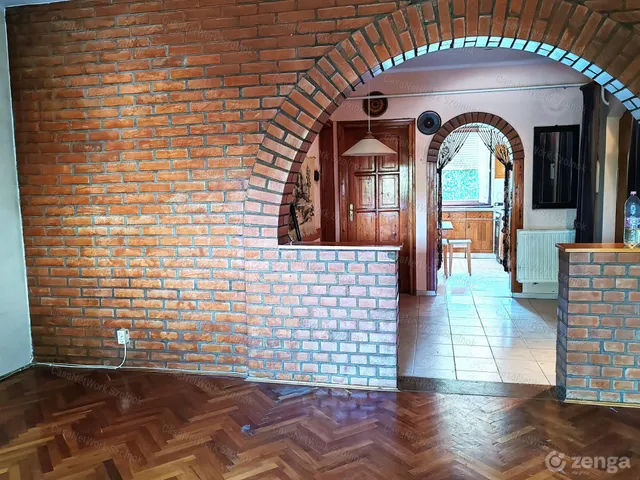Eladó lakás Szolnok 66 nm