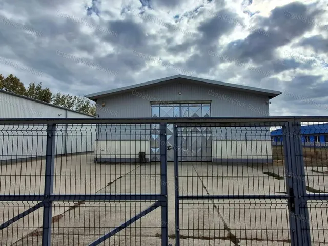 Kiadó kereskedelmi és ipari ingatlan Tószeg 2000 nm