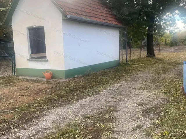 Eladó mezőgazdasági ingatlan Szolnok 20 nm