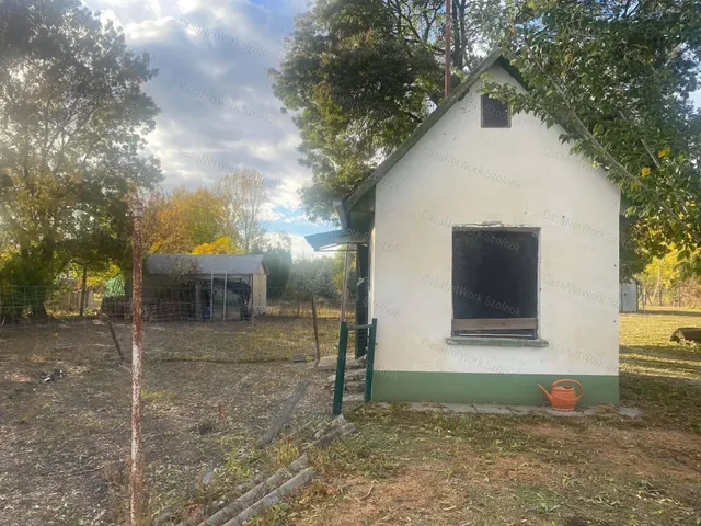 Eladó mezőgazdasági ingatlan Szolnok 20 nm