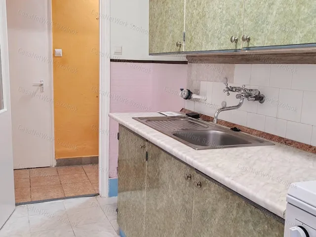 Eladó lakás Szolnok 42 nm