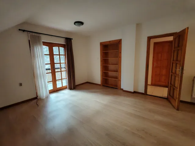 Kiadó ház Nagykovácsi 230 nm