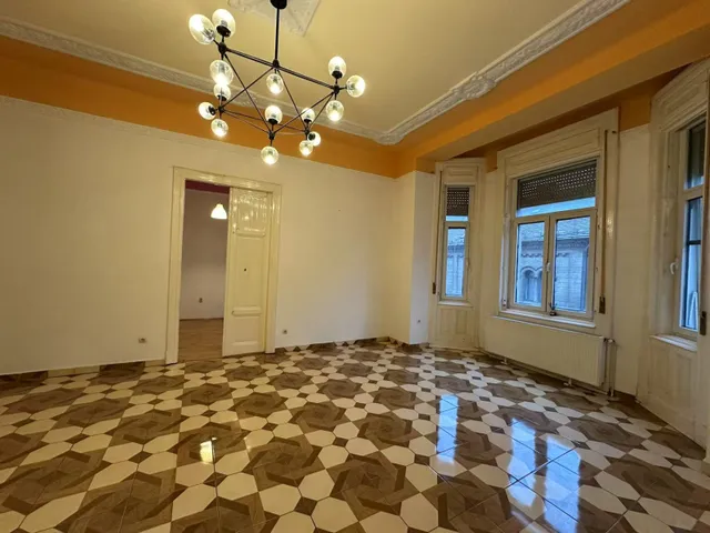 Eladó lakás Budapest VIII. kerület, Budapest Erkely színház vonzáskörzete 113 nm