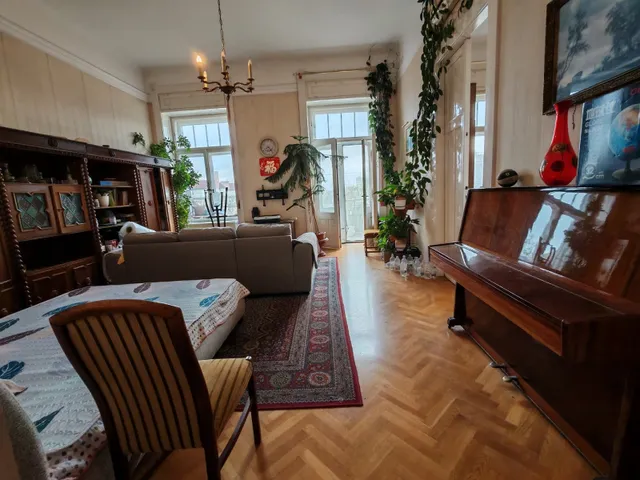 Eladó lakás Budapest VIII. kerület, Erkel színház közelében 102 nm