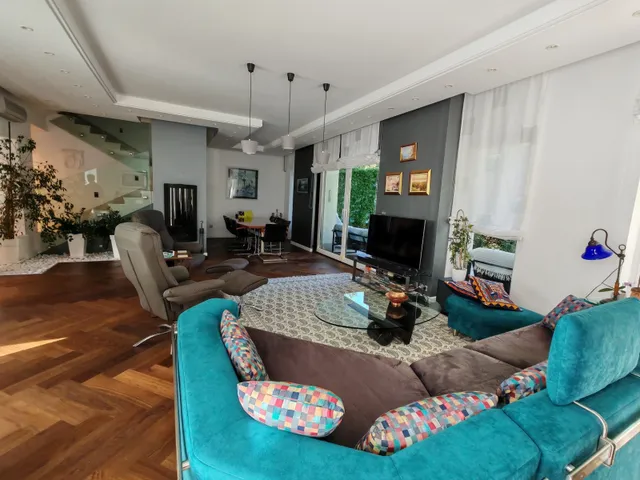 Eladó ház Budapest II. kerület, Pálvölgy 305 nm