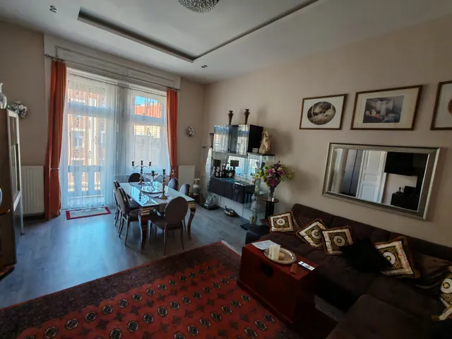 Eladó lakás Budapest VIII. kerület, II. János Pál pápa tér, Rákóczi út 63 88 nm