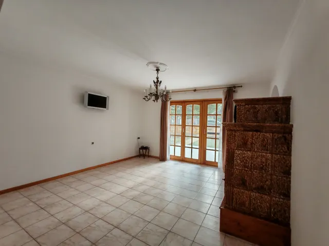 Kiadó ház Nagykovácsi, Bessenyőtelek utca 6 230 nm