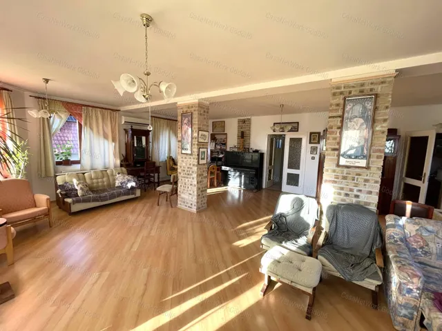 Eladó ház Veresegyház 260 nm