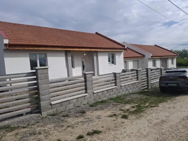 Eladó ház Szada 130 nm