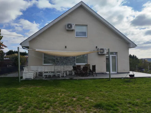 Eladó ház Mogyoród 200 nm