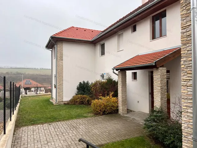 Eladó lakás Aszód 67 nm