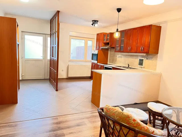 Kiadó ház Gödöllő 50 nm