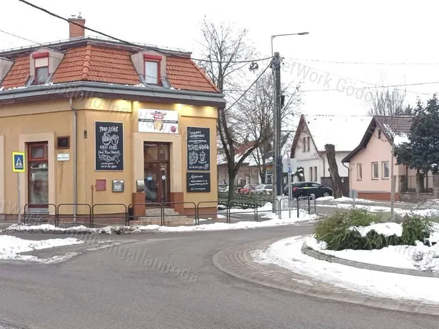 Eladó kereskedelmi és ipari ingatlan Gödöllő 143 nm