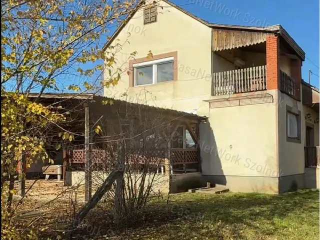 Eladó ház Hatvan 215 nm