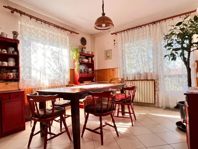 Eladó ház Szada 158 nm