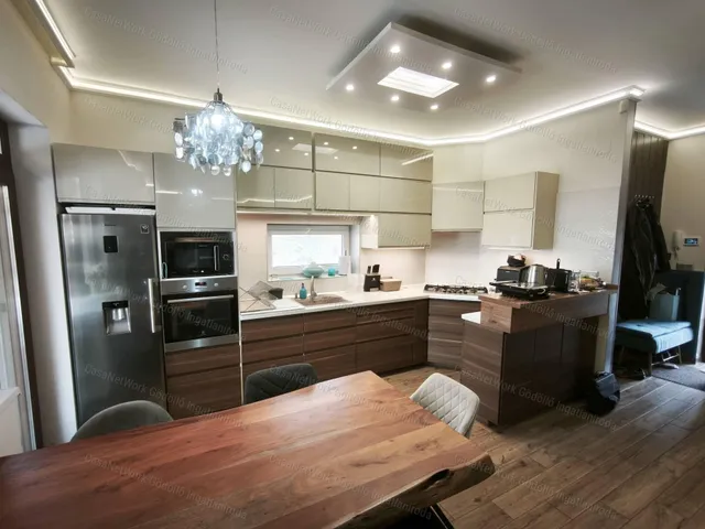 Eladó ház Fót 168 nm