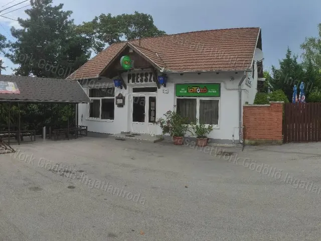 Eladó kereskedelmi és ipari ingatlan Nagyoroszi 171 nm