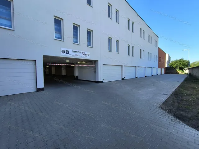 Eladó garázs Törökszentmiklós 25 nm