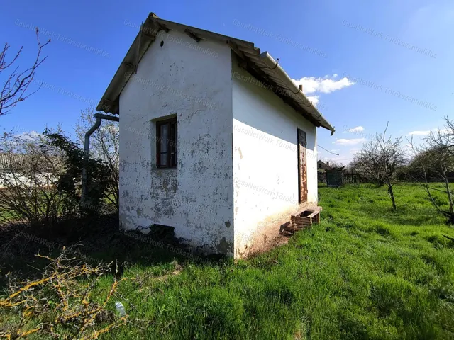 Eladó mezőgazdasági ingatlan Törökszentmiklós 887 nm