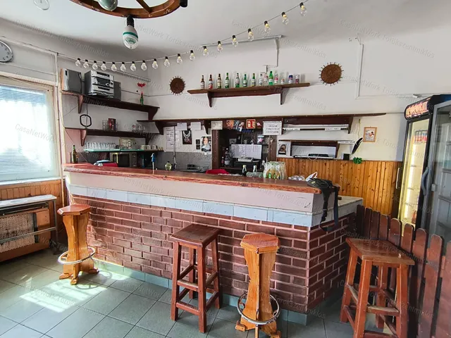 Eladó kereskedelmi és ipari ingatlan Túrkeve 140 nm