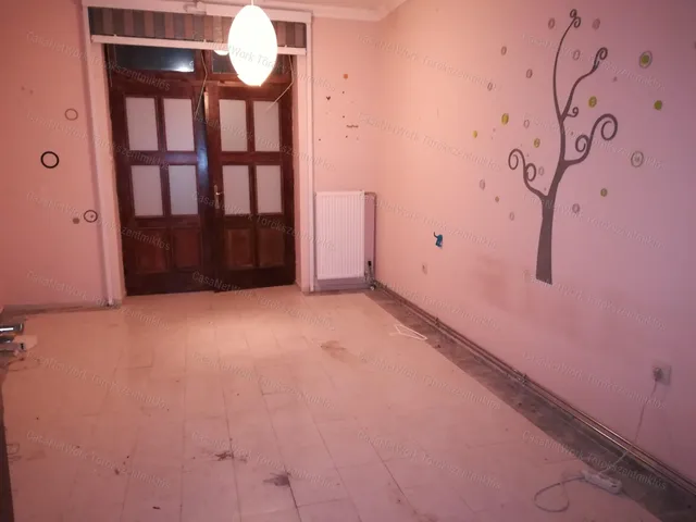 Kiadó kereskedelmi és ipari ingatlan Szolnok 35 nm