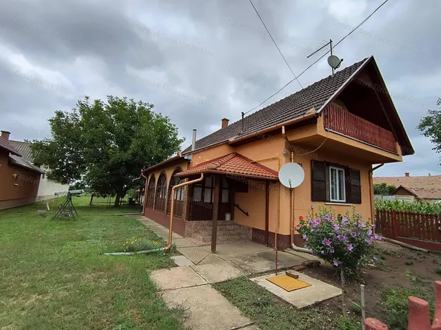 Eladó ház Tiszaroff 122 nm