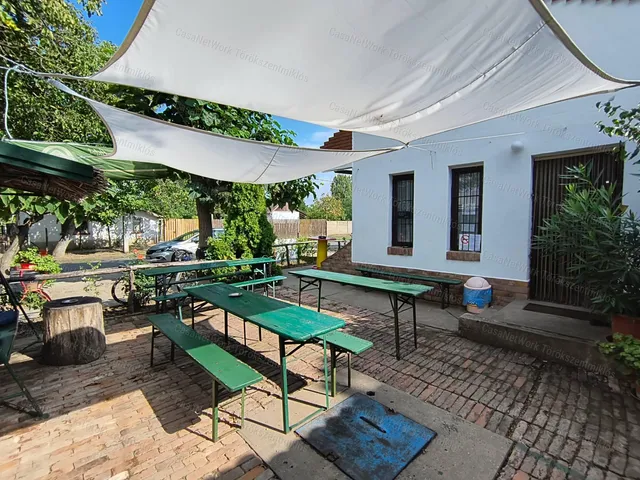 Eladó kereskedelmi és ipari ingatlan Törökszentmiklós 90 nm