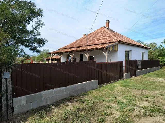 Eladó ház Tiszaroff 80 nm