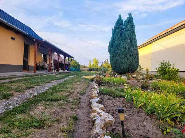 Eladó ház Tiszanána 85 nm