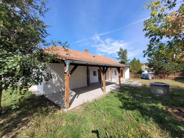 Eladó ház Tiszanána 80 nm