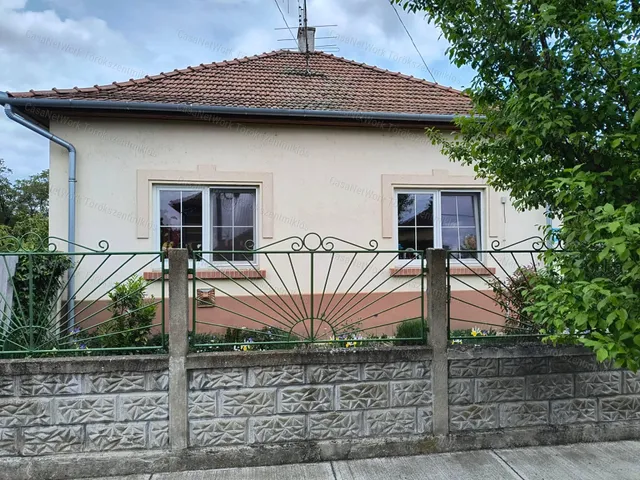 Eladó ház Törökszentmiklós 90 nm
