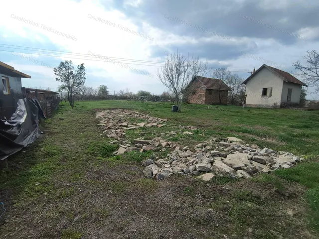 Eladó mezőgazdasági ingatlan Törökszentmiklós 917 nm