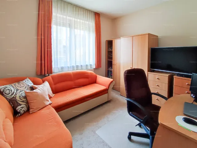 Eladó lakás Paks 384 nm