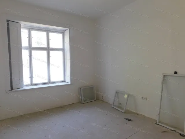 Eladó ház Pusztakovácsi 359 nm