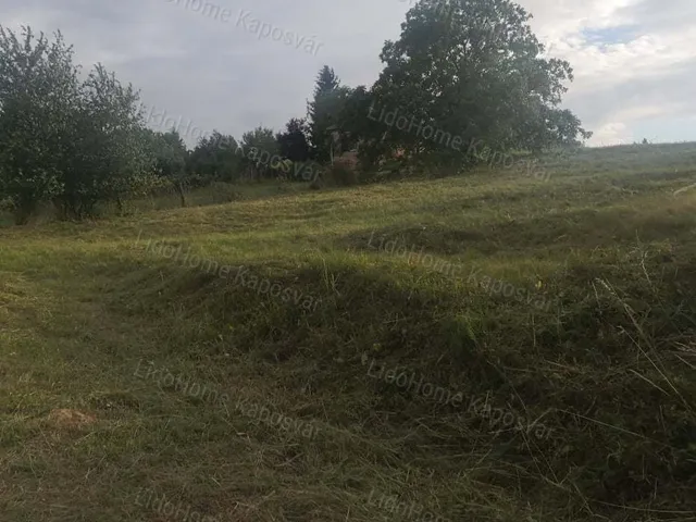 Eladó telek Kaposvár 1080 nm